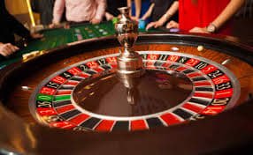 Antarmuka Infinite Blackjack berkahslot dengan dealer langsung dan tata letak meja kartu